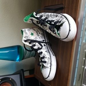 Converse high top Christmas pattern